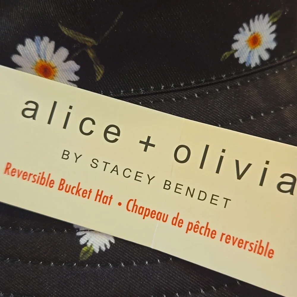 New Alice + Olivia Reversible Daisy Print Bucket Hat - Picture 2 of 7